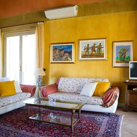 Casa Olga - With Patio And Garden Dormelletto